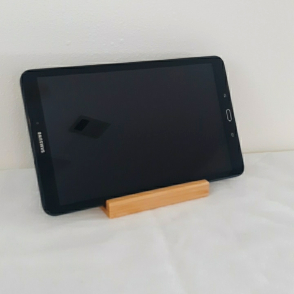 Phone/Tablet Holder